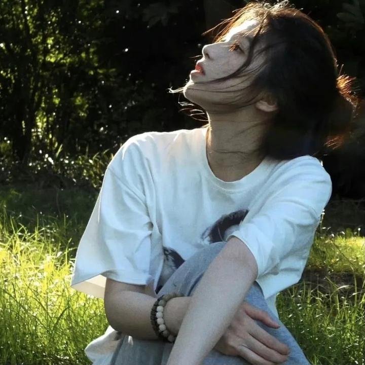 黑色十人之女海报